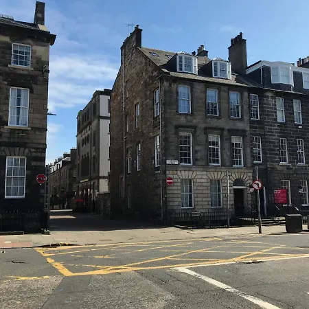 Appartement Deluxe Duplex With Garage Edinburgh