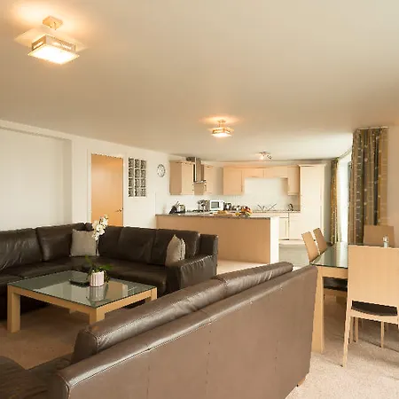 Fountain Court - Eq2 4*