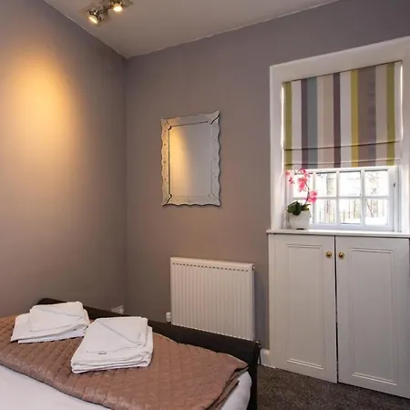 Daire Historic 4 Bedroom Apartment In Dean Village *