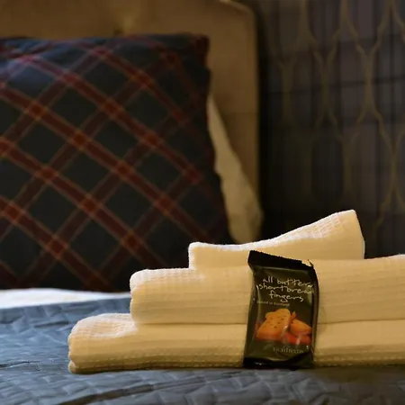 Luxury Scottish In Peaceful Meadows Park Apartment