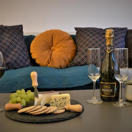 Apartment Luxury Scottish In Peaceful Meadows Park