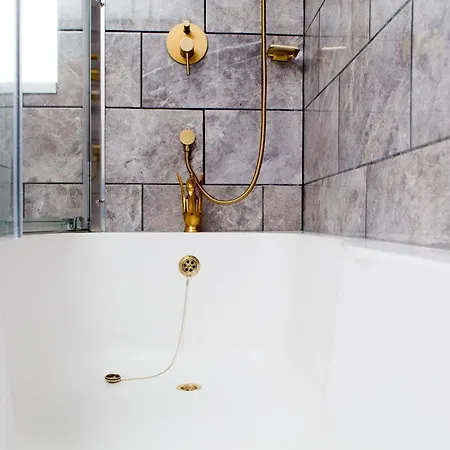 Сasa de vacaciones Luxury Arthur Seat Viewtownhouse With A Hot Tub *
