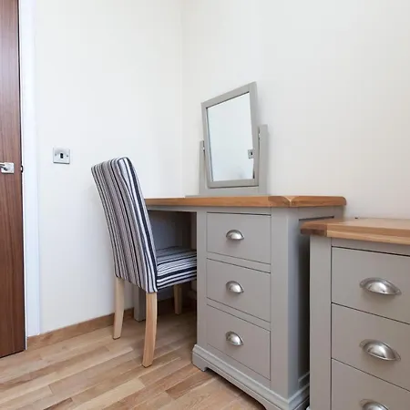 Luxury Arthur Seat Viewtownhouse With A Hot Tub *