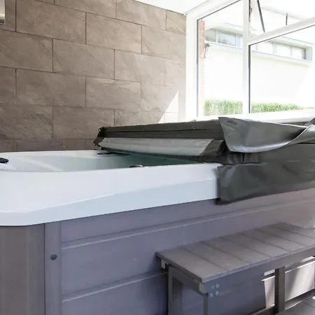 Сasa de vacaciones Luxury Arthur Seat Viewtownhouse With A Hot Tub *