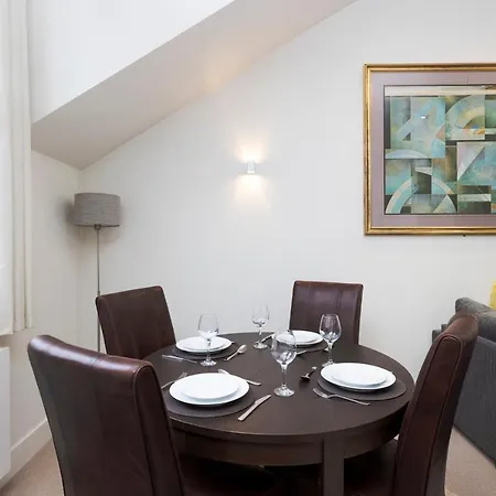 Joivy Contemporary And Vibrant 1br Flat Near Princes Street Apartamento