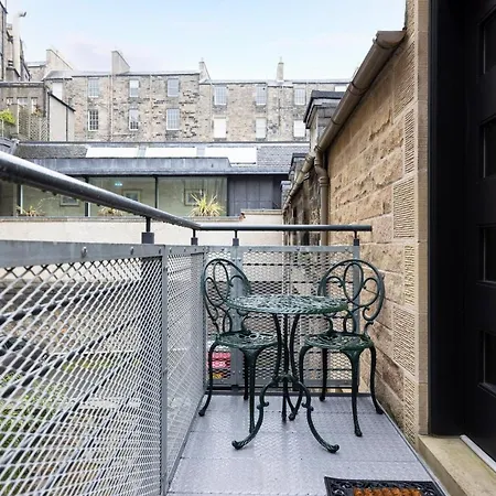 Joivy Contemporary And Vibrant 1br Flat Near Princes Street *