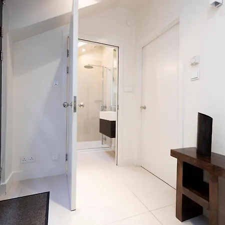 Joivy Contemporary And Vibrant 1br Flat Near Princes Street * Edimburgo