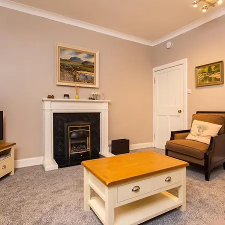 Historic 4 Bedroom Apartment In Dean Village *