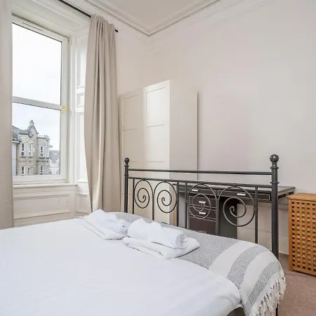 Cosy 1 Bed Flat In Historic Victorian Building