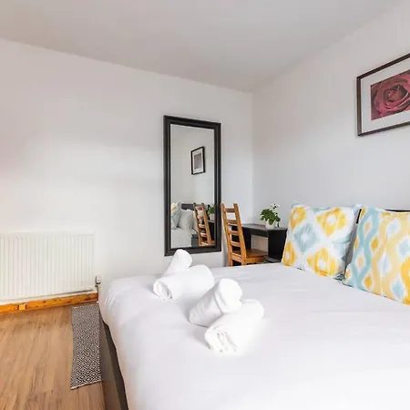 Apartment Beautiful 2 Bedroom Flat In Edinburgh