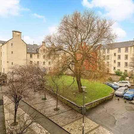 Charming Old Town 2 Bed Apt, 2mins From Royal Mile