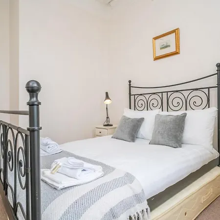 Cosy 1 Bed Flat In Historic Victorian Building شقة إدنبرة