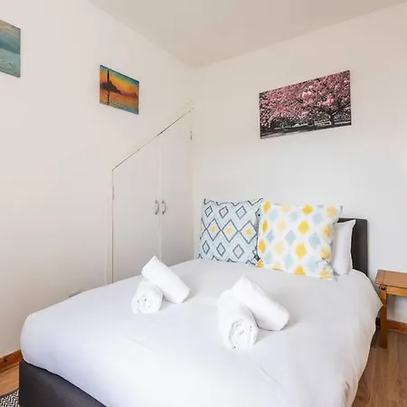 Апартаменты Beautiful 2 Bedroom Flat In
