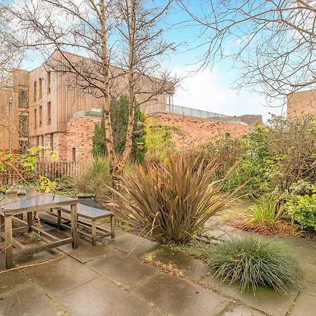 Charming Old Town 2 Bed Apt, 2mins From Royal Mile * Эдинбург