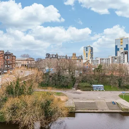 Amazing - Great Junction St - Free Parking *