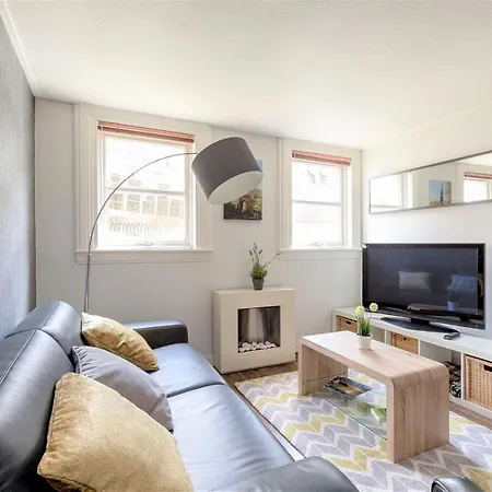 شقة Stunning 1 Bed At Holyrood Palace & Arthurs Seat *