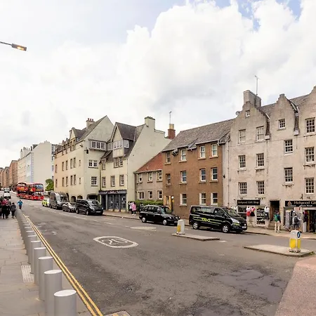 شقة Stunning 1 Bed At Holyrood Palace & Arthurs Seat إدنبرة