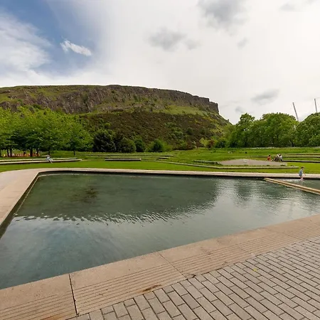 شقة Stunning 1 Bed At Holyrood Palace & Arthurs Seat