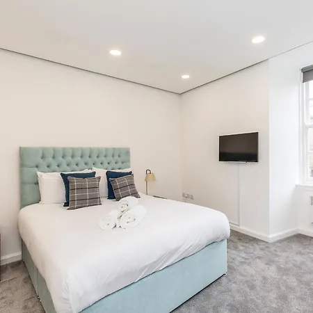 Modern Studio Next To Castle * Edinburgh
