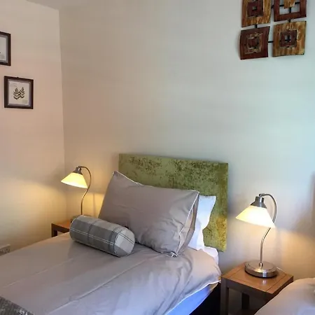 Alba Apartments- Gentle's Entry *