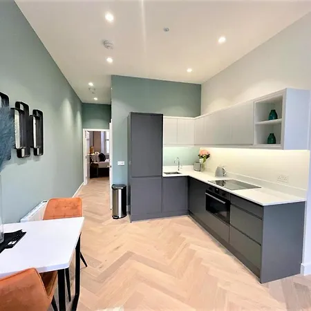 Trendy And Newly Reno'd 1 Bed Nr The Meadows Lägenhet *