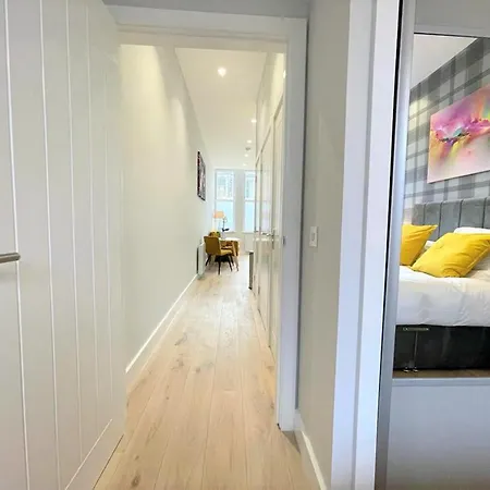 Chic, Newly Reno'd 1 Bed Open Plan, Nr The Meadows *