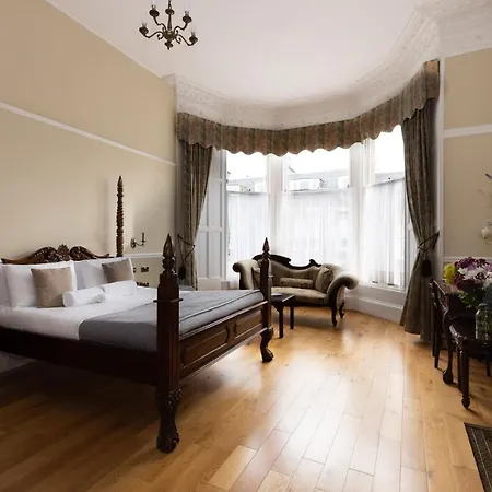 The Haymarket 3*