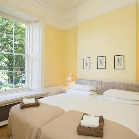 Saxe Coburg Apt Stockbridge Edinburgh