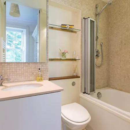 Saxe Coburg Apt Stockbridge *