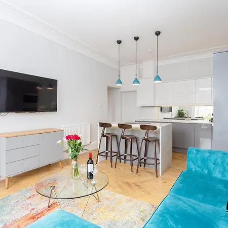 Hamilton Place Stylish 1br-1ba In Stockbridge Daire