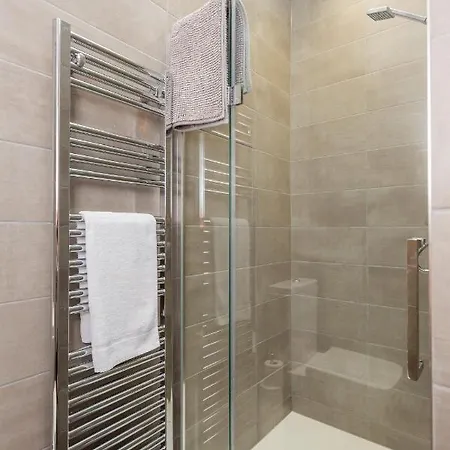 Hamilton Place Stylish 1br-1ba In Stockbridge * Edinburgh