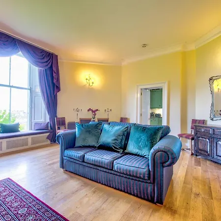 Famous House, 1 Minute From Castle *