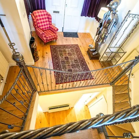 Apartament Famous House, 1 Minute From Castle