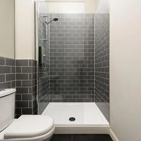 Spacious And Bright 2Bdr 2Ba Apartment *