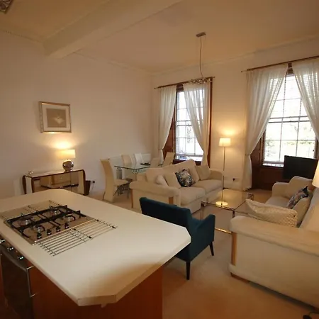 Flats Company - Queen Street - Centre Apartment *