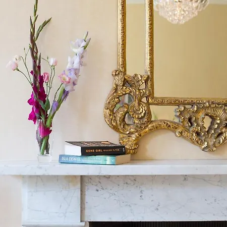 Saxe Coburg Apt Stockbridge Edinburgh