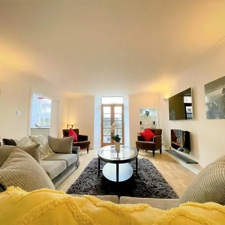 Elite 3 Bed New Town With Private Walled Garden *