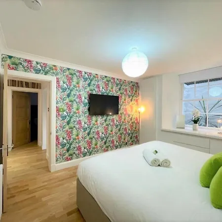 Elite 3 Bed New Town With Private Walled Garden * Edinburgh