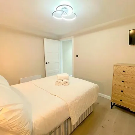 Stylish, And Cosy 1br & Sofa Bed, Nr Canongate