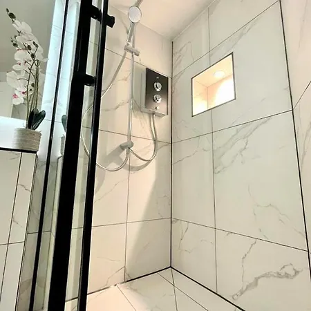 Apartment Stylish, And Cosy 1br & Sofa Bed, Nr Canongate *
