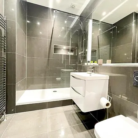 Gorgeous 2br & Bolt-hole *