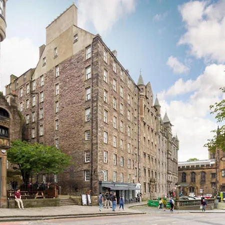 Modern Studio Next To Castle Edimburgo
