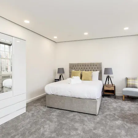 Refurbished Studio Next To The Royal Mile エディンバラ