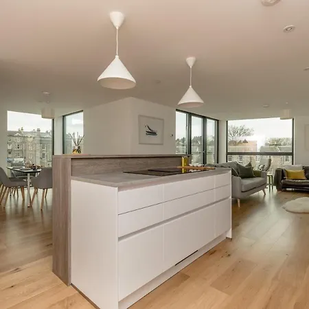 Apartman Designer Urban Apartment With City Terrace
