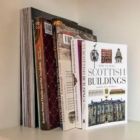 Beautiful Centre Georgian 4 Bed Townhouse With Private Garden *