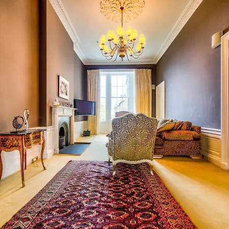 펜션 Beautiful Centre Georgian 4 Bed Townhouse With Private Garden *