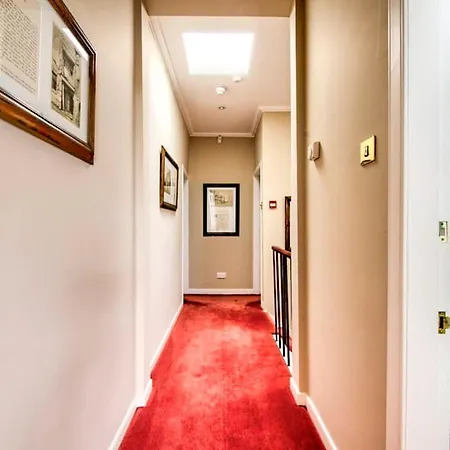 Beautiful Centre Georgian 4 Bed Townhouse With Private Garden Prázdninový dům