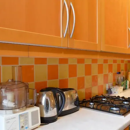 Large Central New Town Flat *