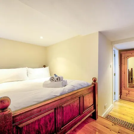 Famous House, 1 Minute From Castle *