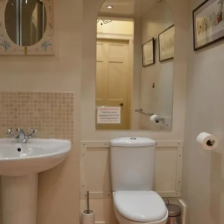 Large Central New Town Flat *